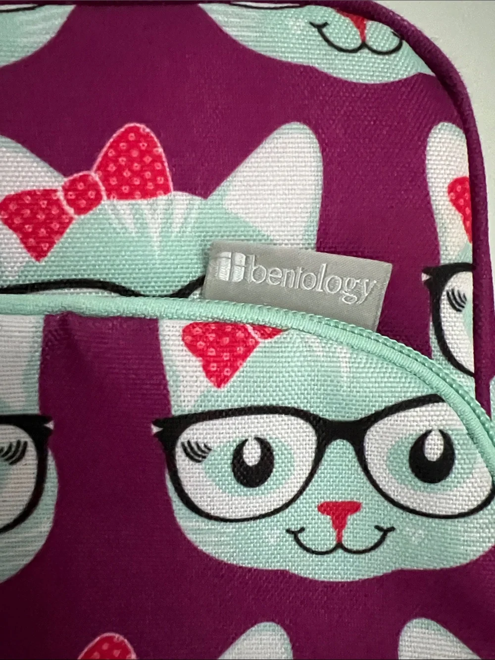 Bentology | Purple Kids Cat Lunch Box Bag with Glasses and Bow Accents